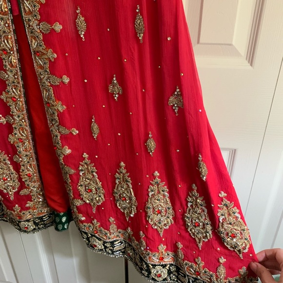 Pakistani Indian traditional bridal lenhga - Picture 6 of 8